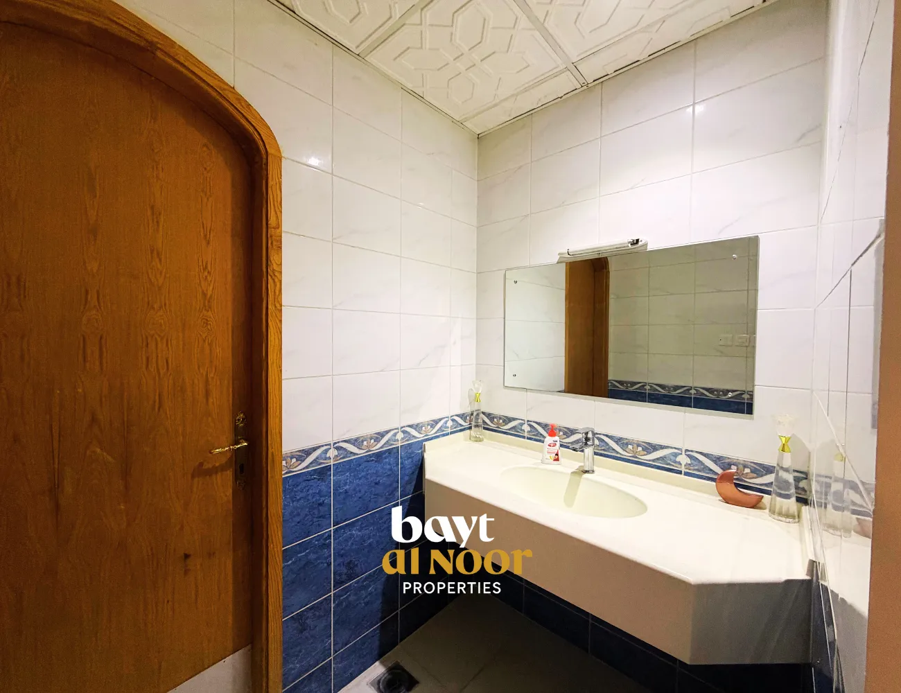 For Sale: Great Investment – 4+1 Bedroom Villa with 1st Floor Commercial Use (Beauty Salon) in Al Ghubrah South | REF HO3043