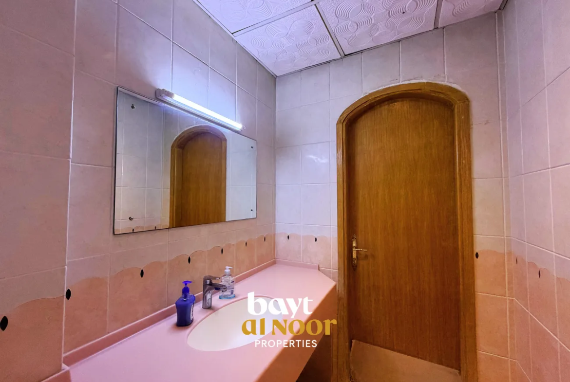 For Sale: Great Investment – 4+1 Bedroom Villa with 1st Floor Commercial Use (Beauty Salon) in Al Ghubrah South | REF HO3043
