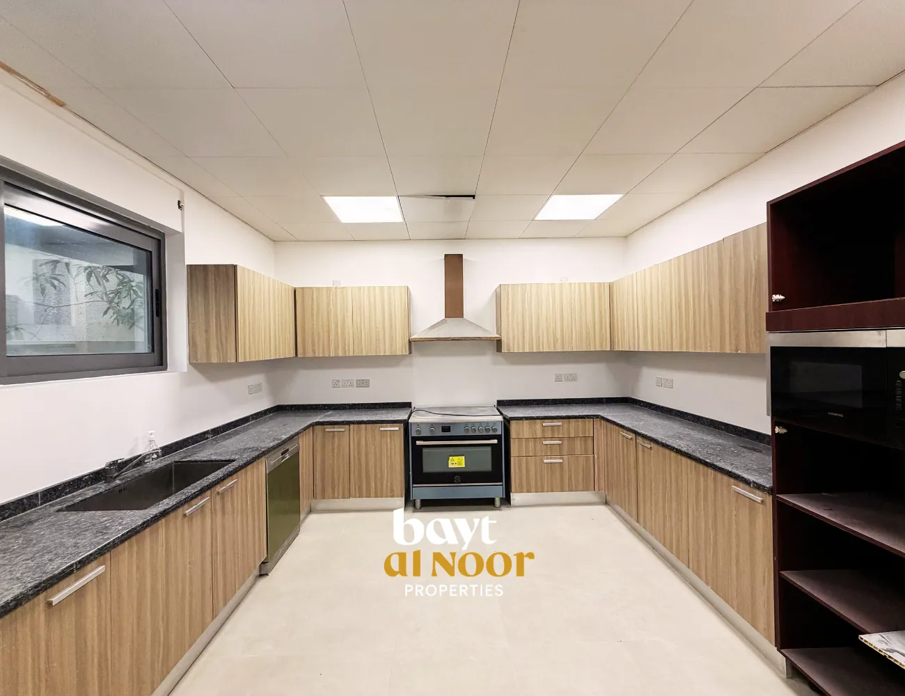 For Rent: 3+1 Bedroom Townhouse in Prime Location Near Qurum Park | REF HO3046