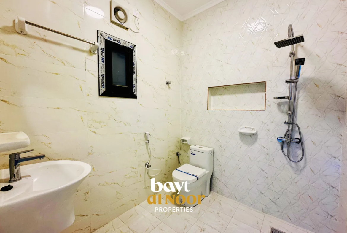 For Sale: Spacious 6-Bedroom Villa with Generous Layout in Maabilah 8 | REF SS3031