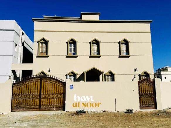 For Sale: Spacious 5-Bedroom Villa in Maabilah 8 | REF SS3032