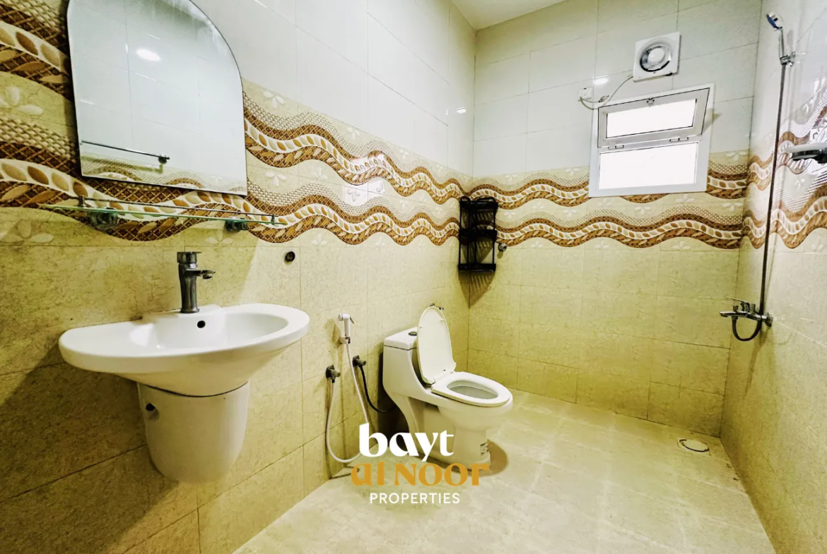 For Sale: Spacious 5-Bedroom Villa in Maabilah 8 | REF SS3032