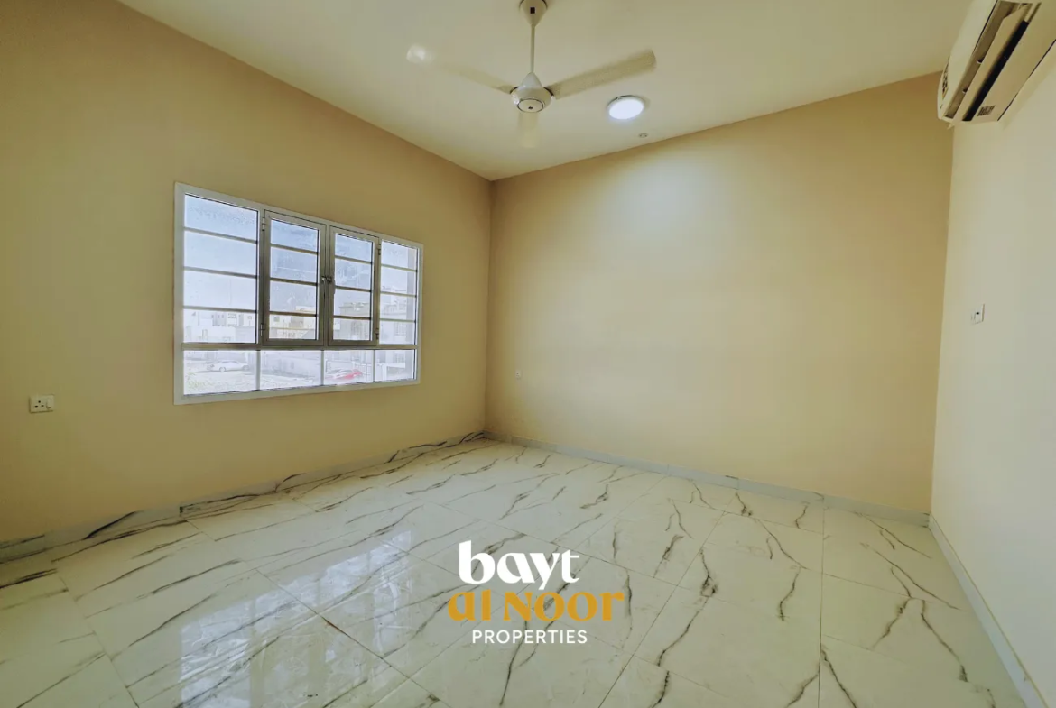 For Sale: Spacious 5-Bedroom Villa in Maabilah 8 | REF SS3032