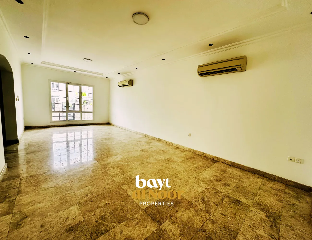 For Rent: Spacious 4+1 Bedroom Villa in Al Mawaleh North | REF SS3044