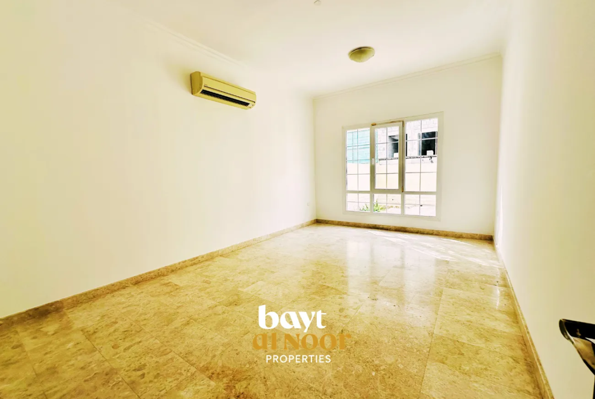 For Rent: Spacious 4+1 Bedroom Villa in Al Mawaleh North | REF SS3044