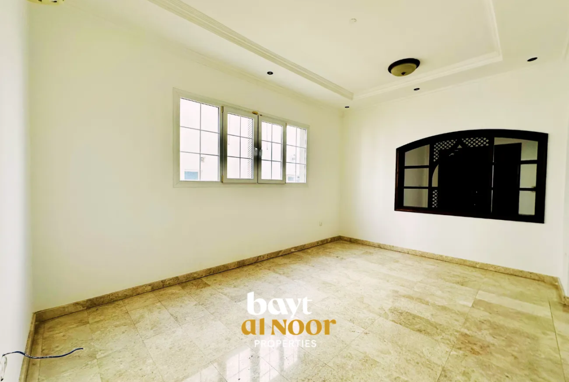 For Rent: Spacious 4+1 Bedroom Villa in Al Mawaleh North | REF SS3044