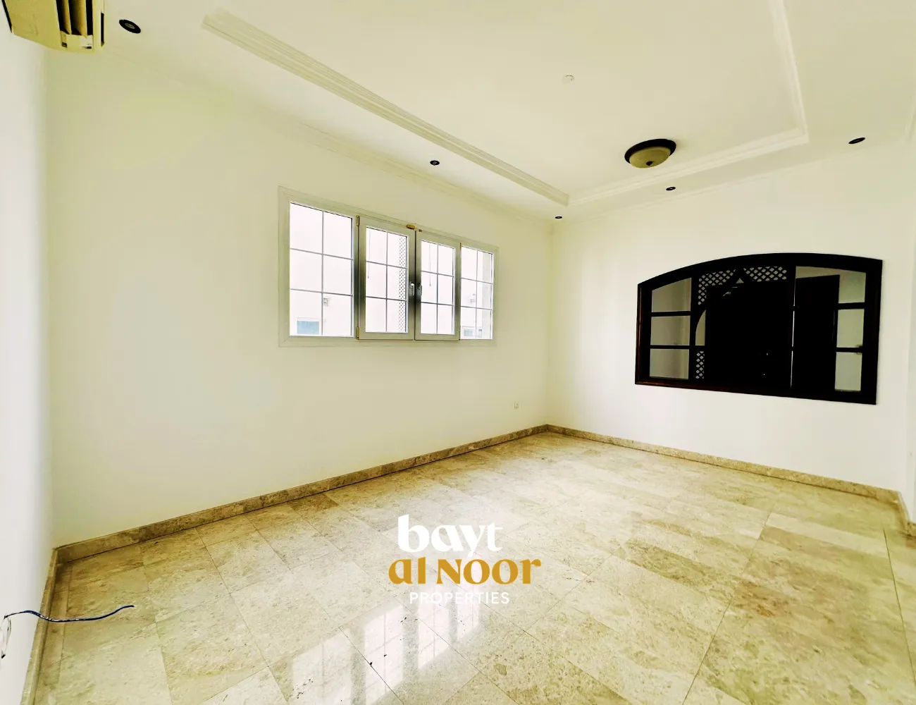 For Rent: Spacious 4+1 Bedroom Villa in Al Mawaleh North | REF SS3044
