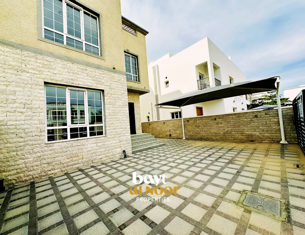 For Rent: Spacious 4+1 Bedroom Villa in Al Mawaleh North | REF SS3044