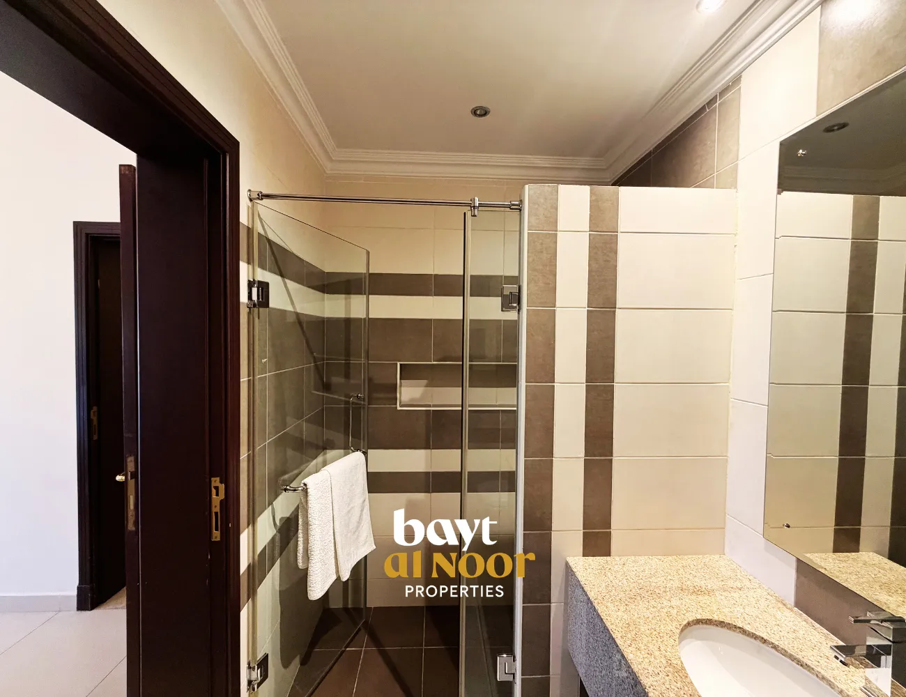 For Rent: Spacious 4 Bedroom Villa Near Kids Park in Madinat Sultan Qaboos | REF HO3060-B