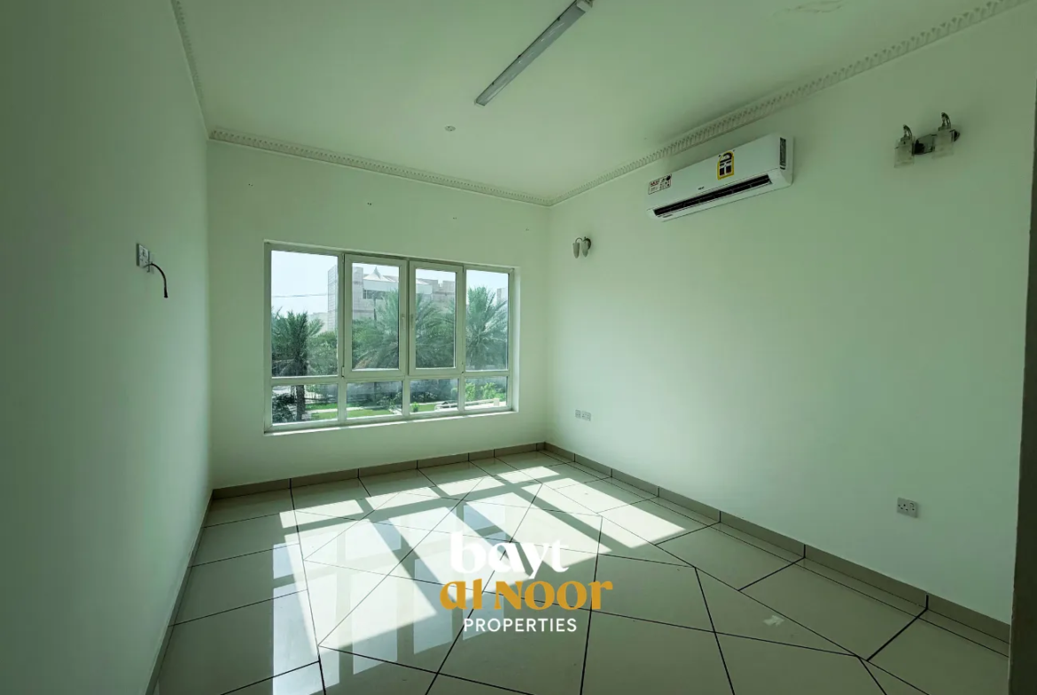 For Rent: Spacious 4-Bedroom Villa in Azaiba North | REF KT5034