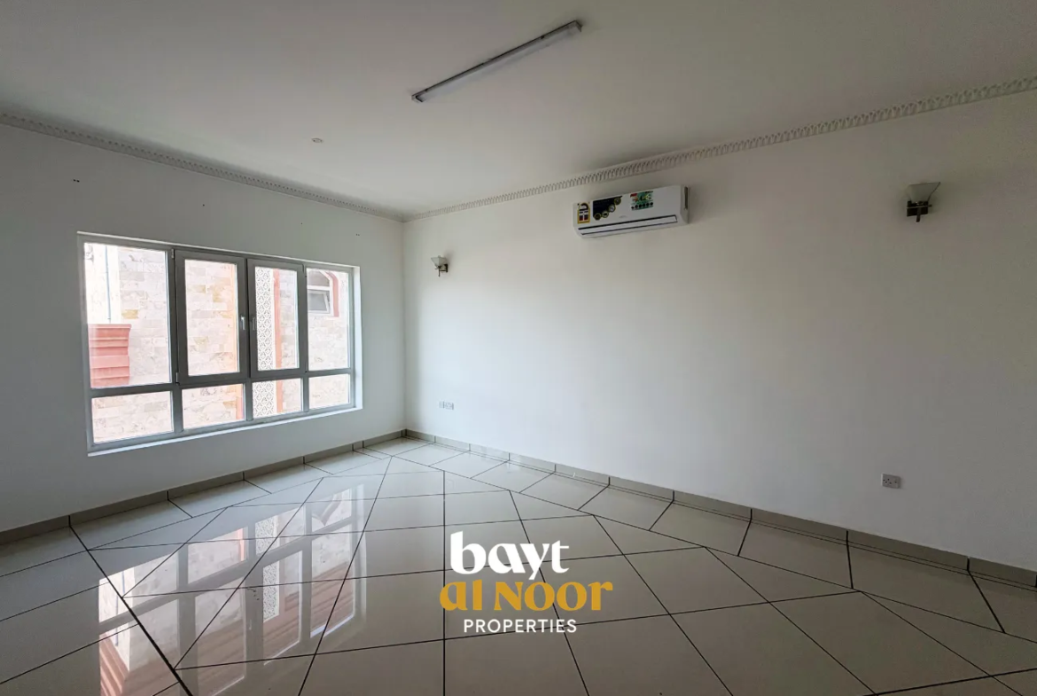 For Rent: Spacious 4-Bedroom Villa in Azaiba North | REF KT5034
