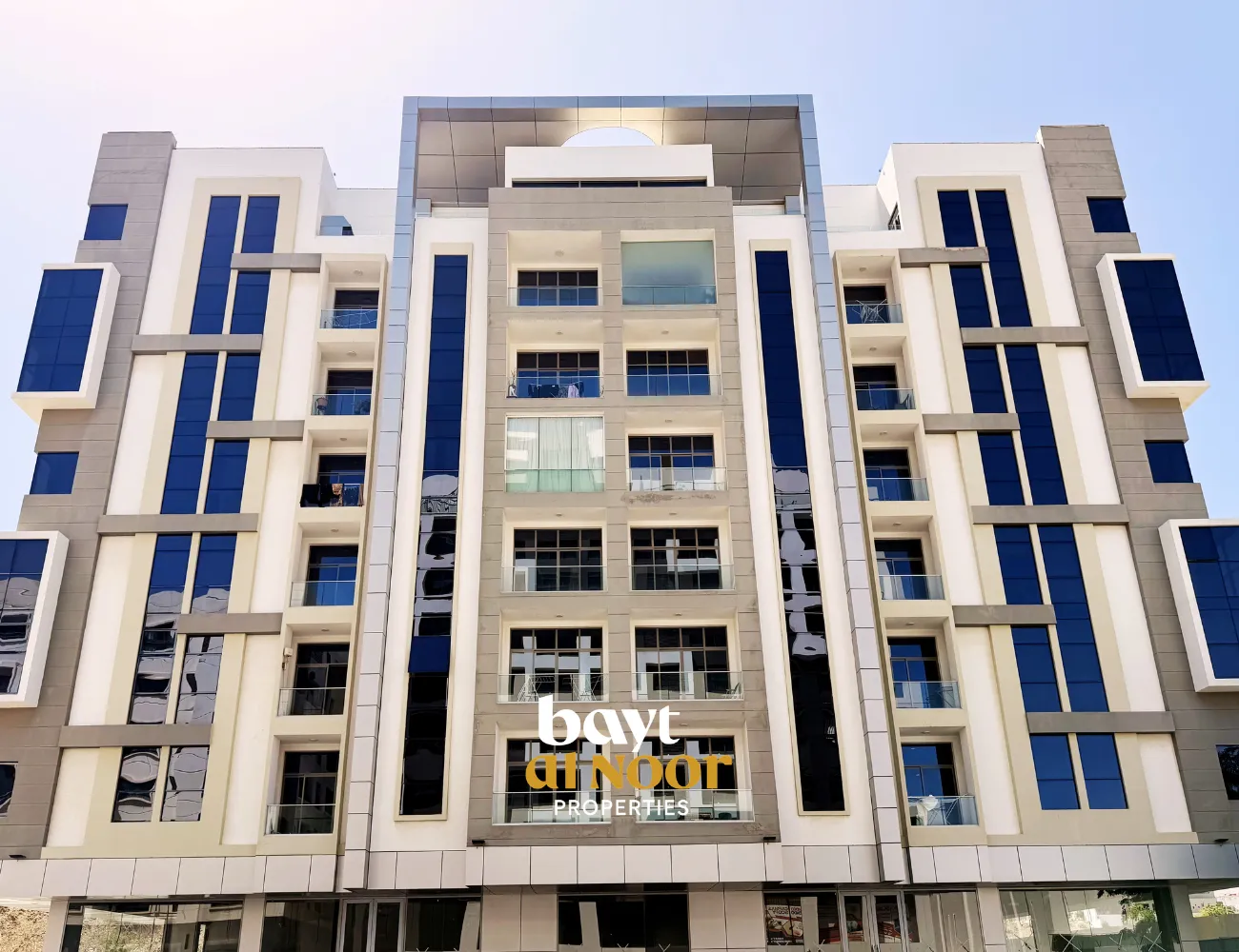 For Rent: Spacious 2-Bedroom Penthouse Flat with Sea View in Qurum 29 | REF KT5031