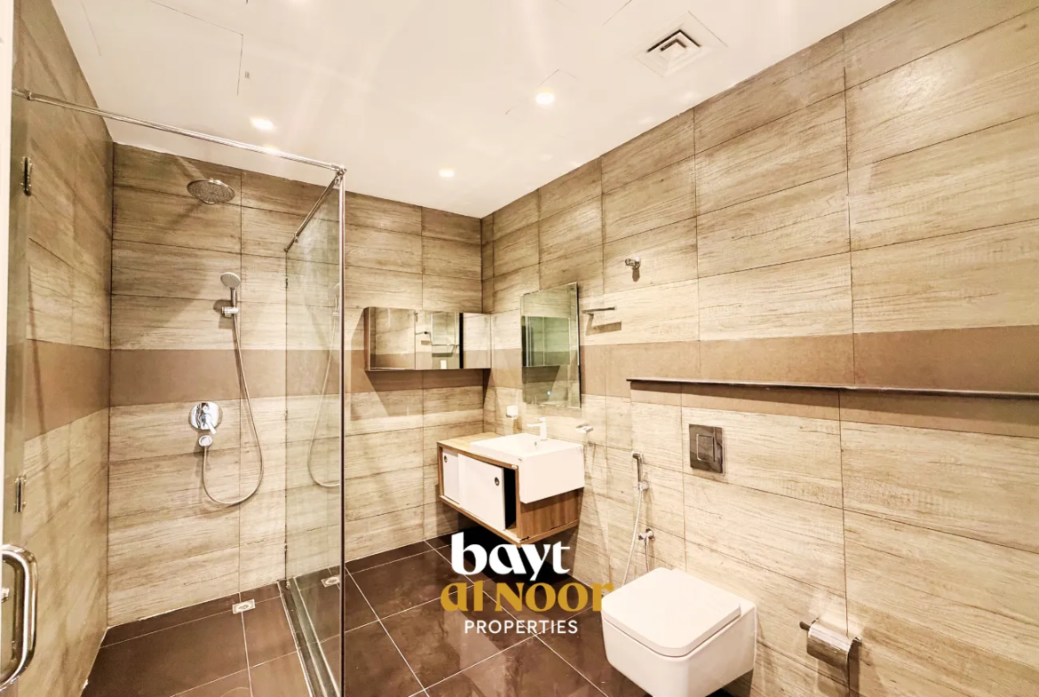 For Rent: Spacious 2-Bedroom Penthouse Flat with Sea View in Qurum 29 | REF KT5031