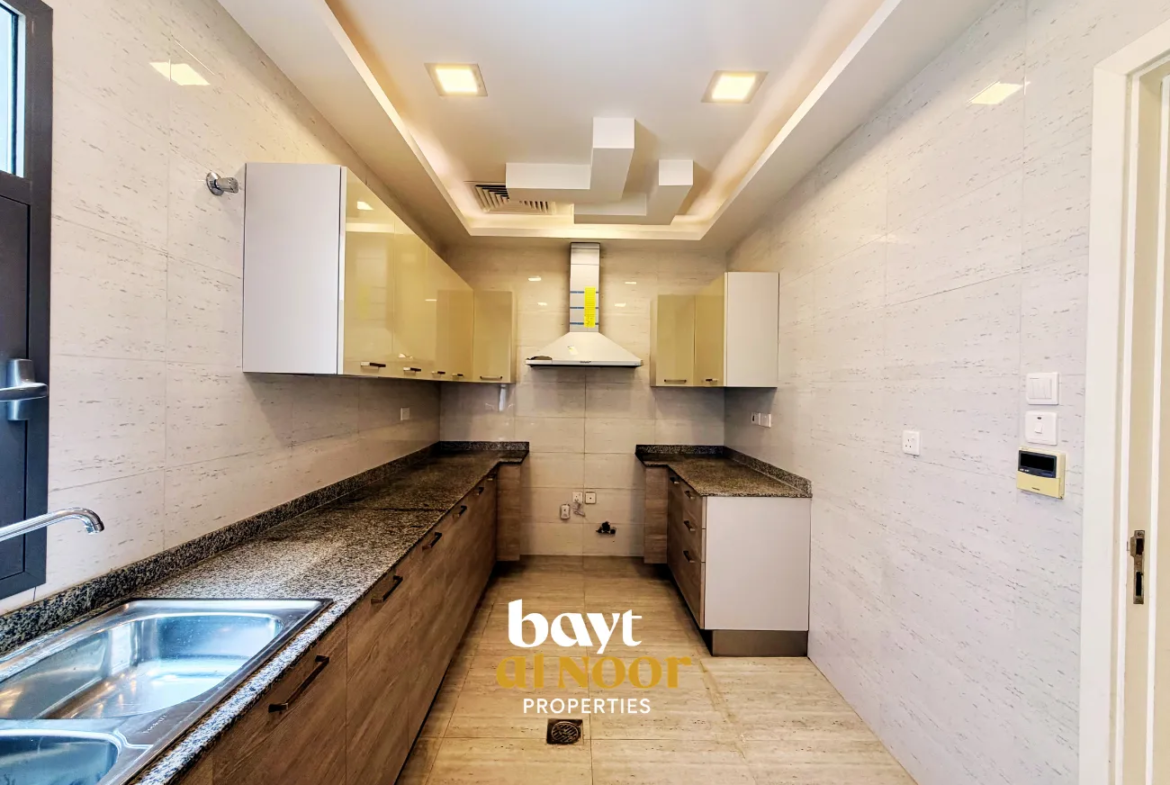For Rent: Spacious 2-Bedroom Penthouse Flat with Sea View in Qurum 29 | REF KT5031