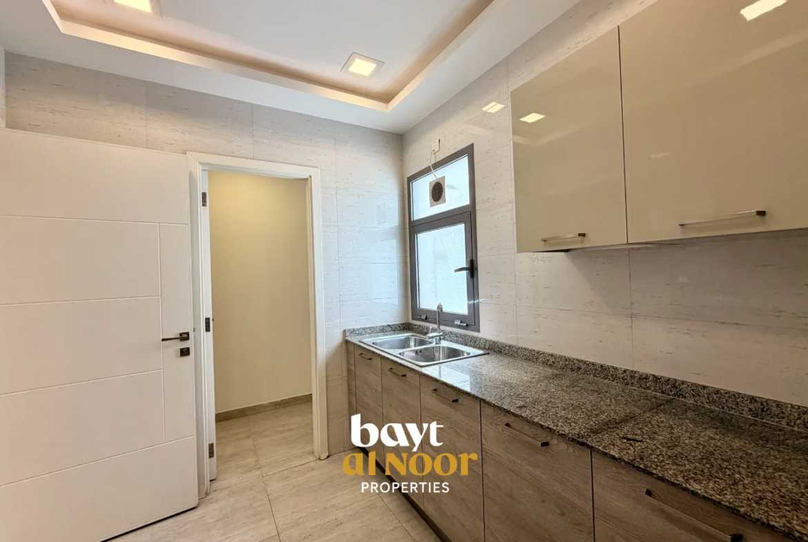 For Rent: Spacious 2-Bedroom Penthouse Flat with Sea View in Qurum 29 | REF KT5031