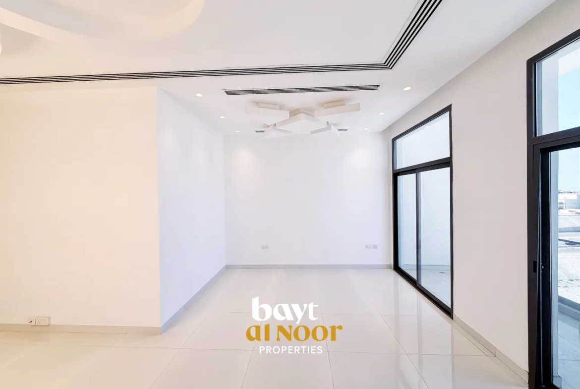 For Rent: Spacious 2-Bedroom Penthouse Flat with Sea View in Qurum 29 | REF KT5031