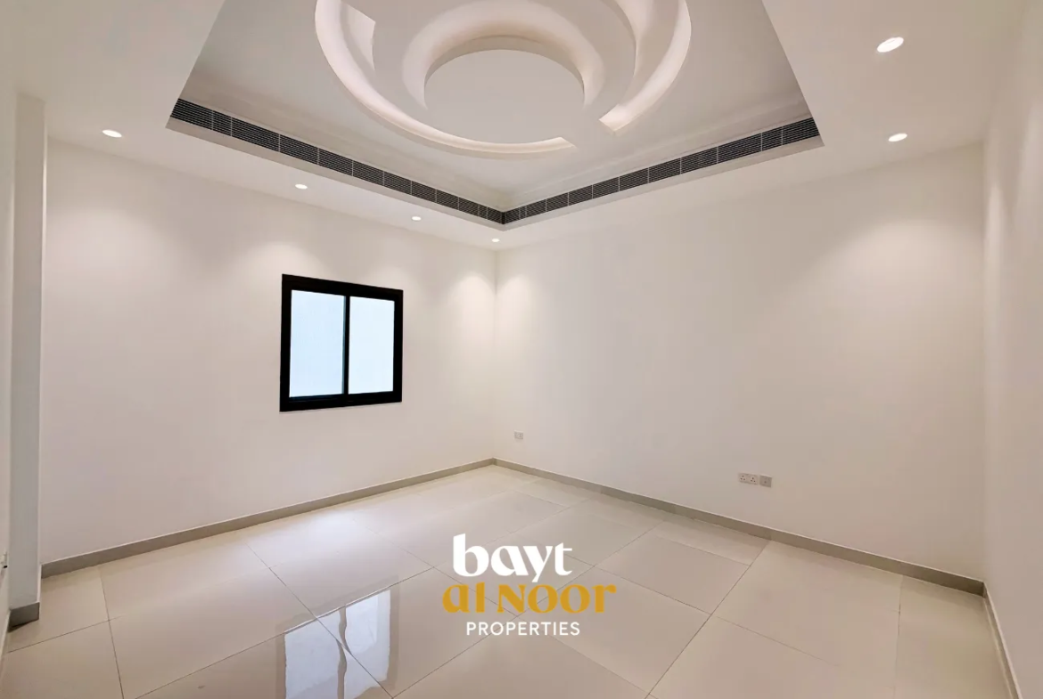 For Rent: Spacious 2-Bedroom Penthouse Flat with Sea View in Qurum 29 | REF KT5031