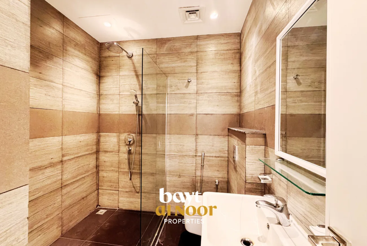 For Rent: Spacious 2-Bedroom Penthouse Flat with Sea View in Qurum 29 | REF KT5031