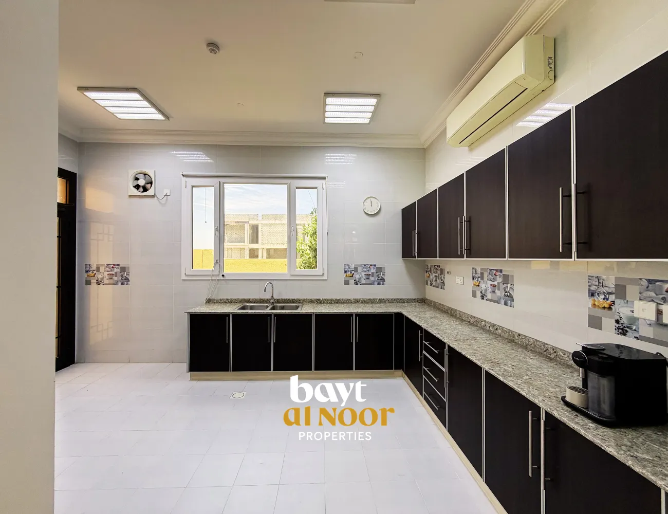 For Rent: Spacious 3+1 Bedroom Townhouse in Seeb | REF KT5035