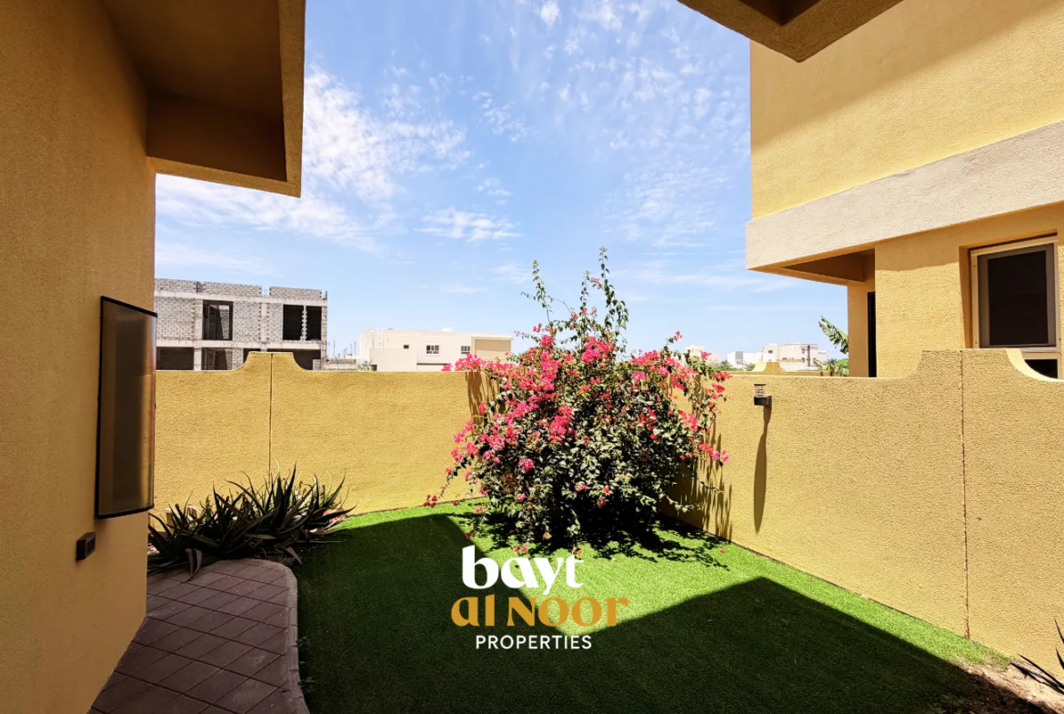 For Rent: Spacious 3+1 Bedroom Townhouse in Seeb | REF KT5035