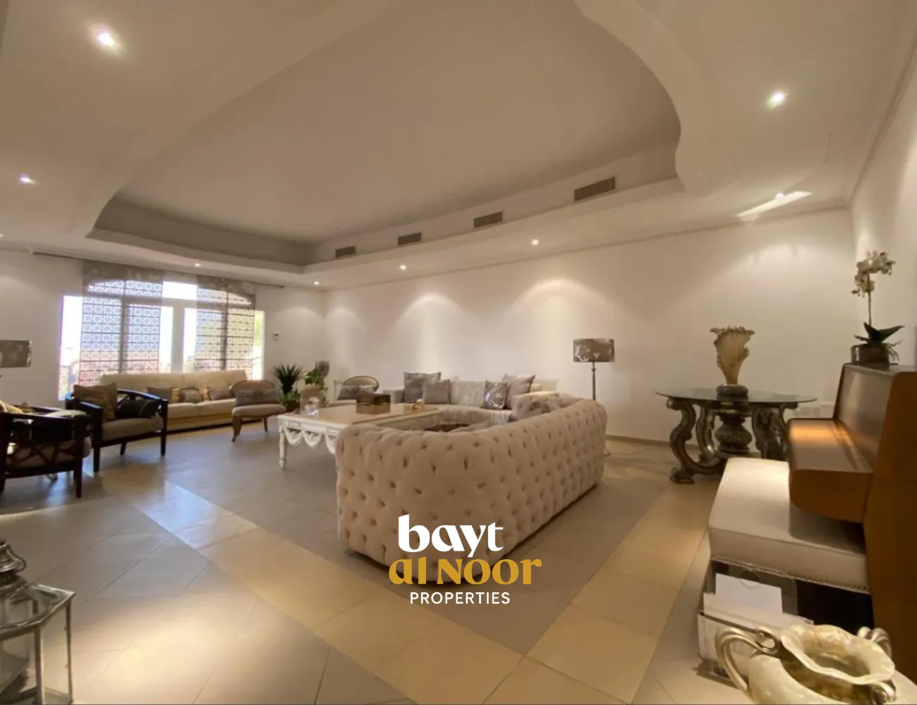 For Rent: Spacious 5+1 Bedroom Villa with Ample Parking in Azaiba | REF SS3049