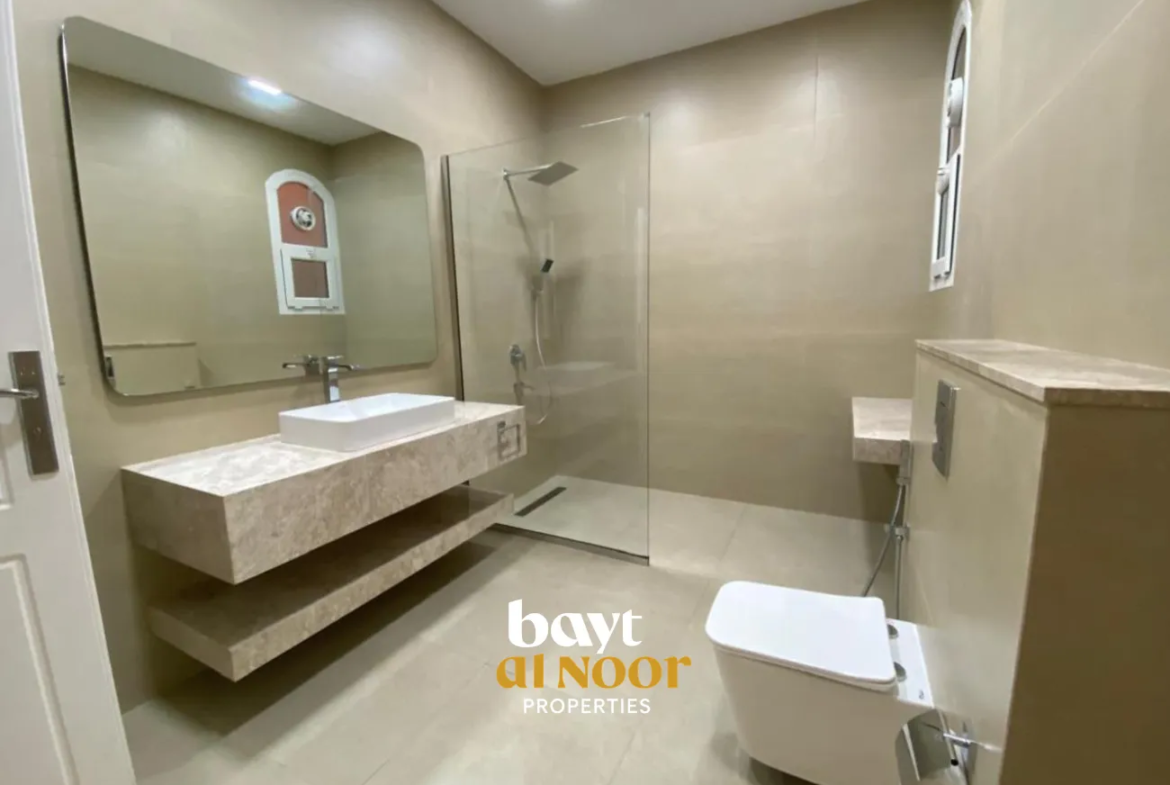 For Rent: Spacious 5+1 Bedroom Villa with Ample Parking in Azaiba | REF SS3049