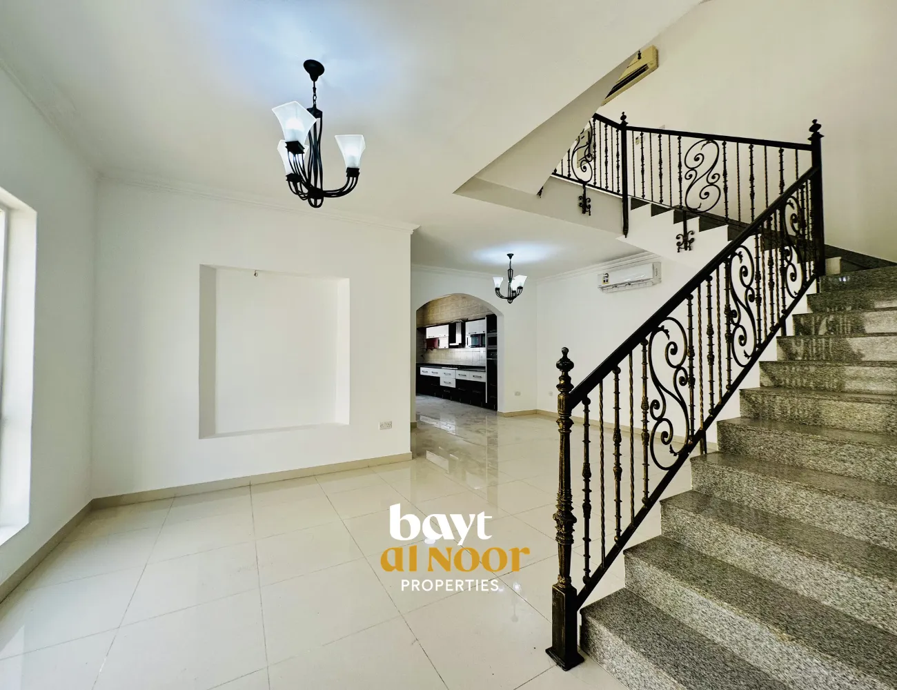 For Rent: Spacious 5+1 Bedroom Villa in Al Mawaleh North | REF SS3050