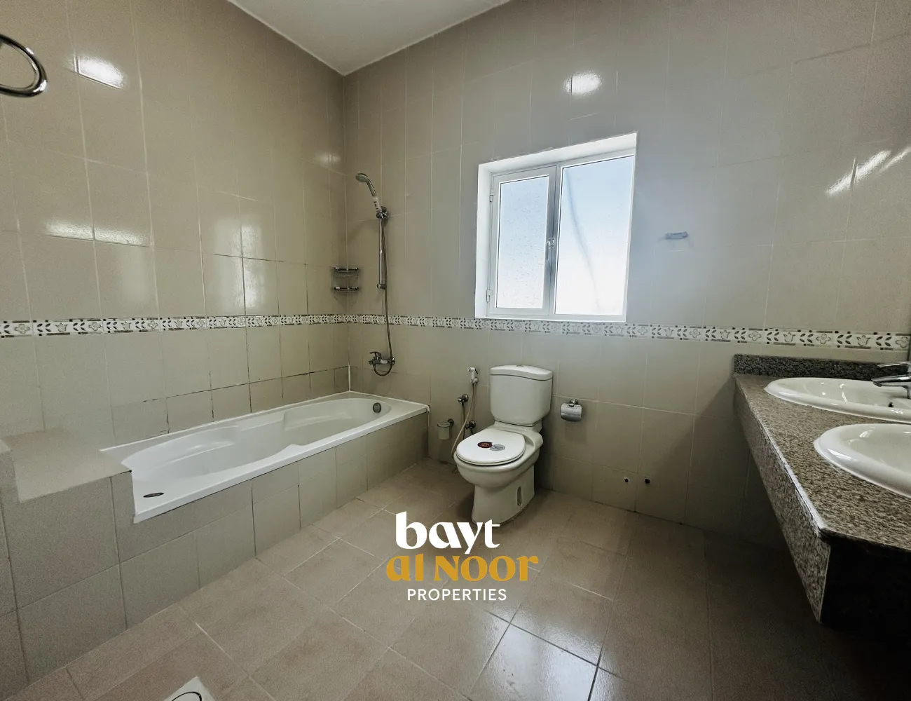 For Rent: Spacious 5+1 Bedroom Villa in Al Mawaleh North | REF SS3050