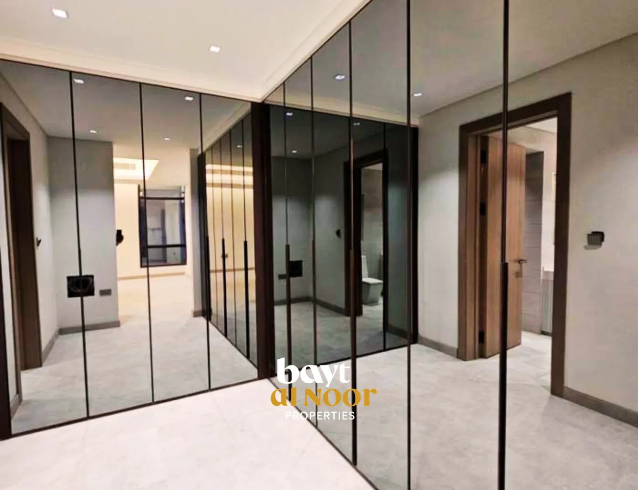For Sale: Spacious 6-Bedroom Villa with Modern Layout & Shaded Parking | REF SS3053