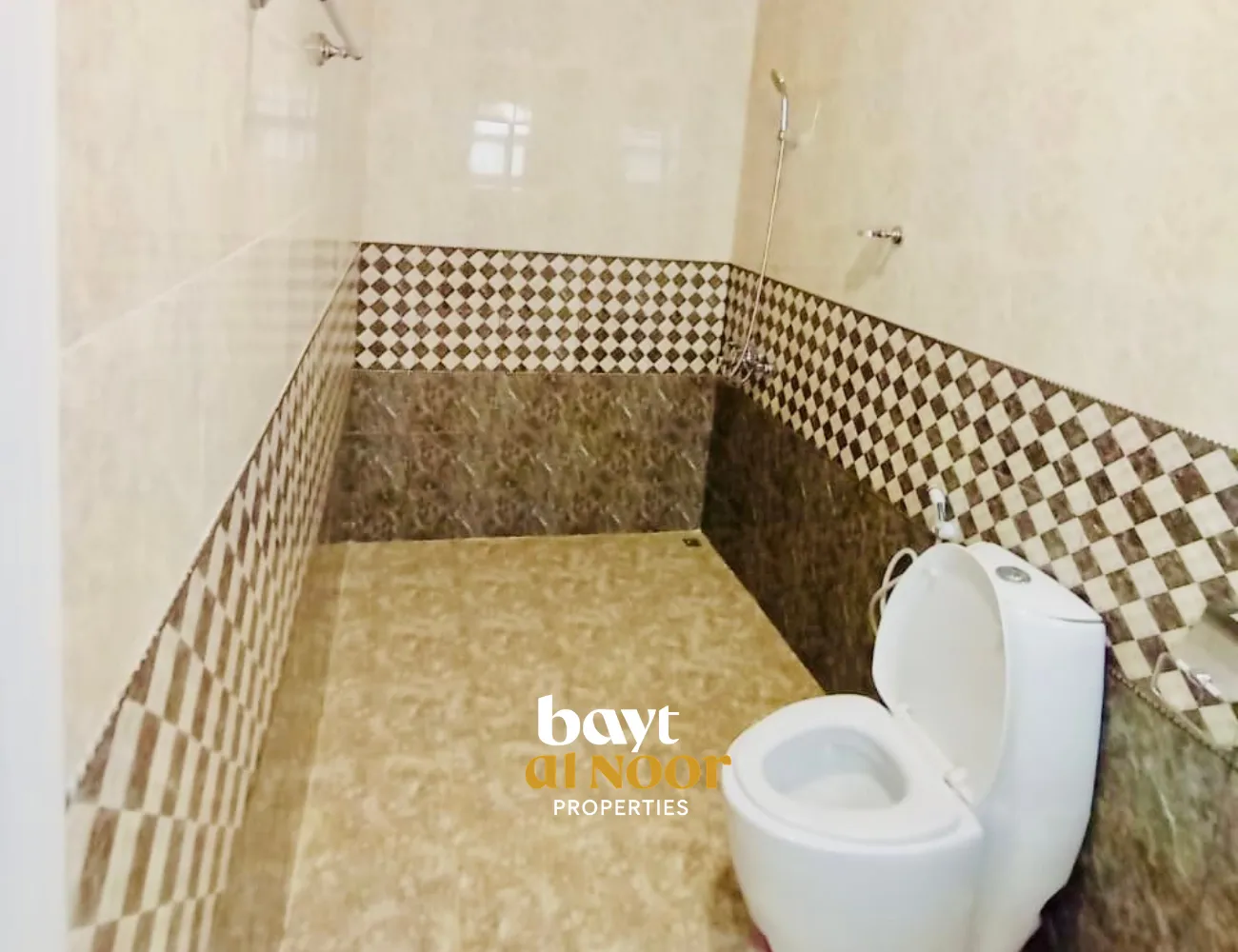 For Sale: Spacious 4+1 Bedroom Villa on Large Plot in Al Khoud (Hay Al Kawther) | REF SS3056