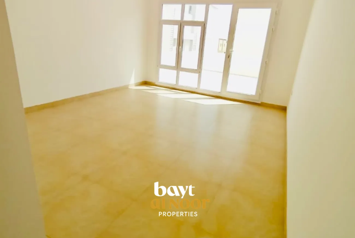 For Sale: Spacious 4+1 Bedroom Villa on Large Plot in Al Khoud (Hay Al Kawther) | REF SS3056