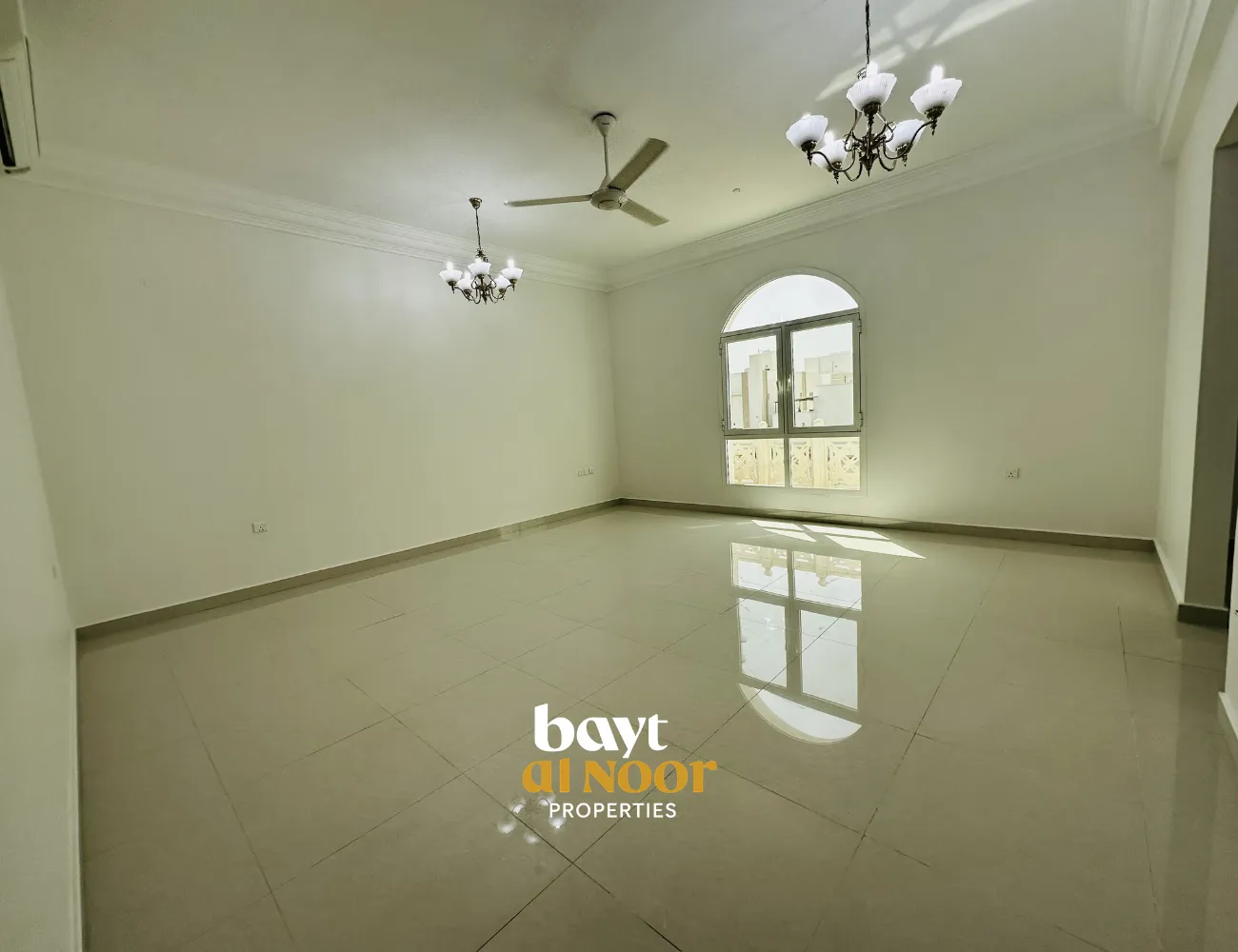 For Rent: Spacious 6-Bedroom Villa with Multiple Parking | REF SS3059