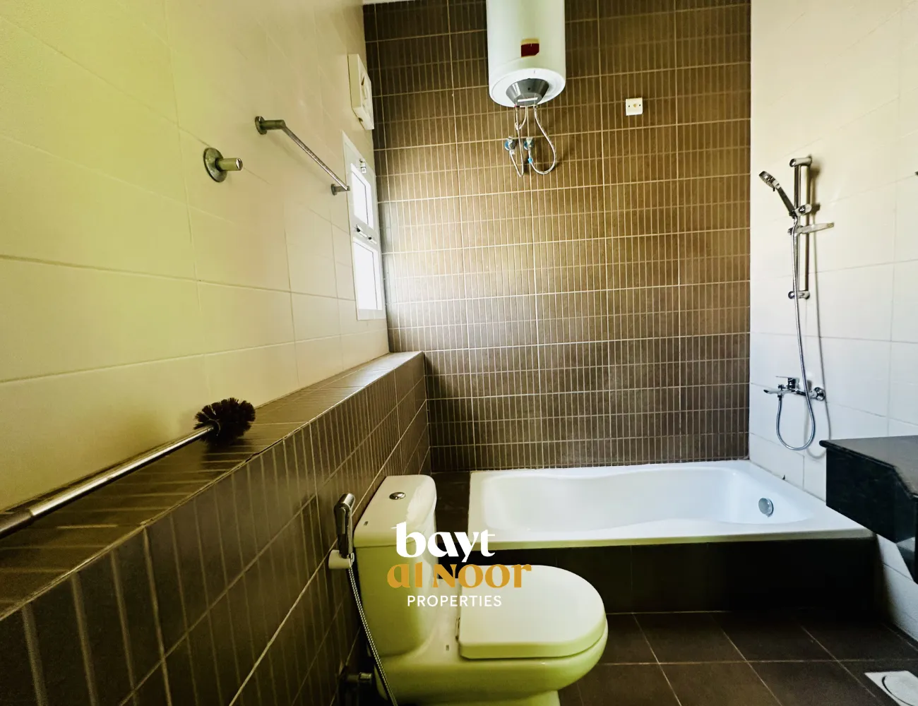 For Rent: Spacious 6-Bedroom Villa with Multiple Parking | REF SS3059