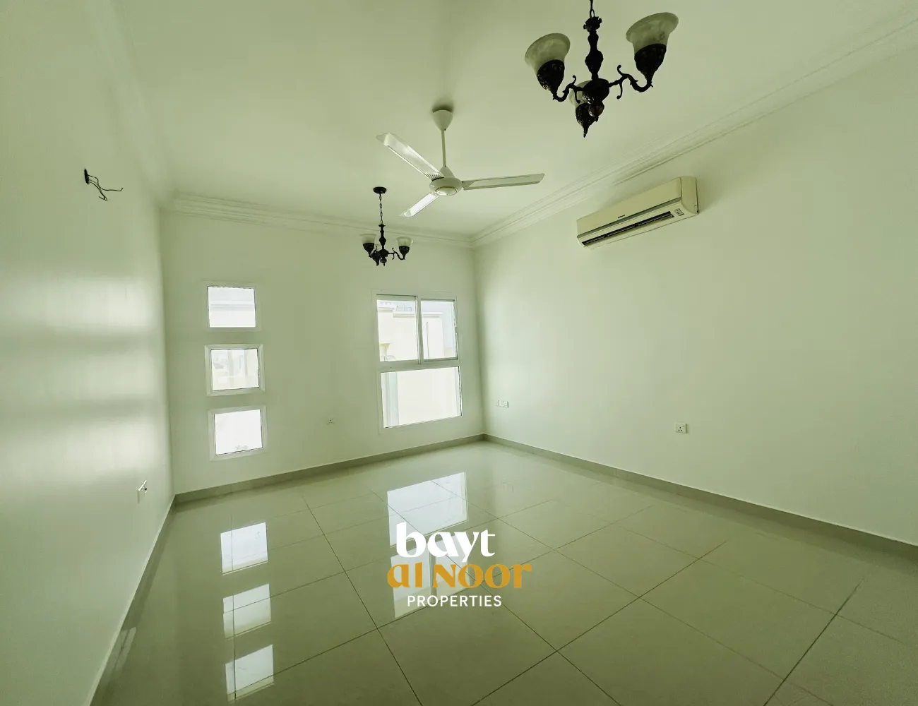 For Rent: Spacious 6-Bedroom Villa with Multiple Parking | REF SS3059