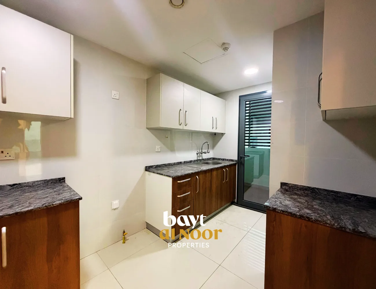 For Rent: Affordable 2-Bedroom Flat in Al Mawaleh North | REF KT5041