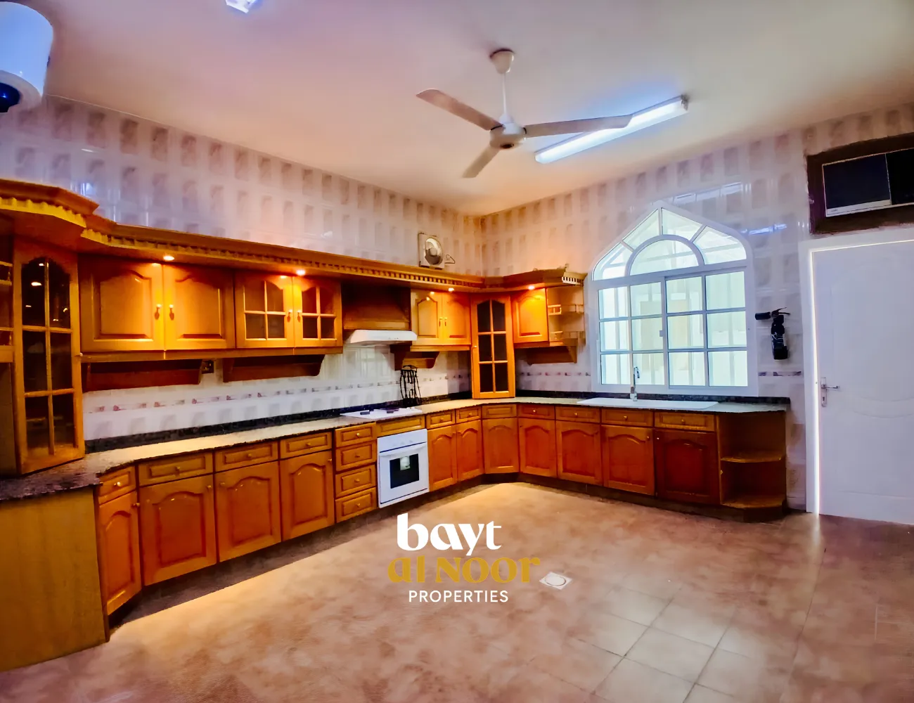 For Rent: Spacious 6-Bedroom Villa with Covered Parking | REF SS3061