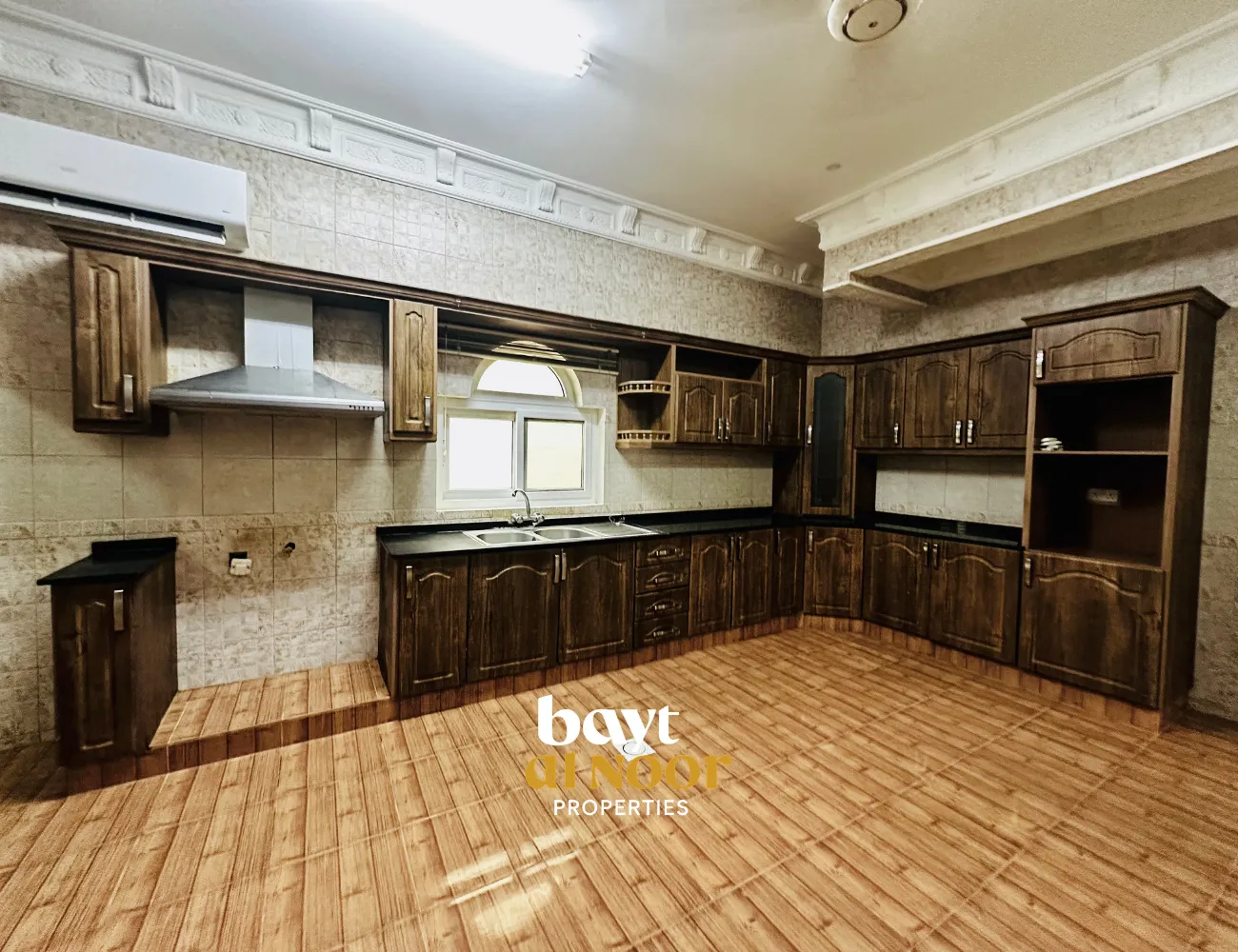 For Rent: Standalone 3+1 Bedroom Villa with Ample Covered Parking | REF SS3066