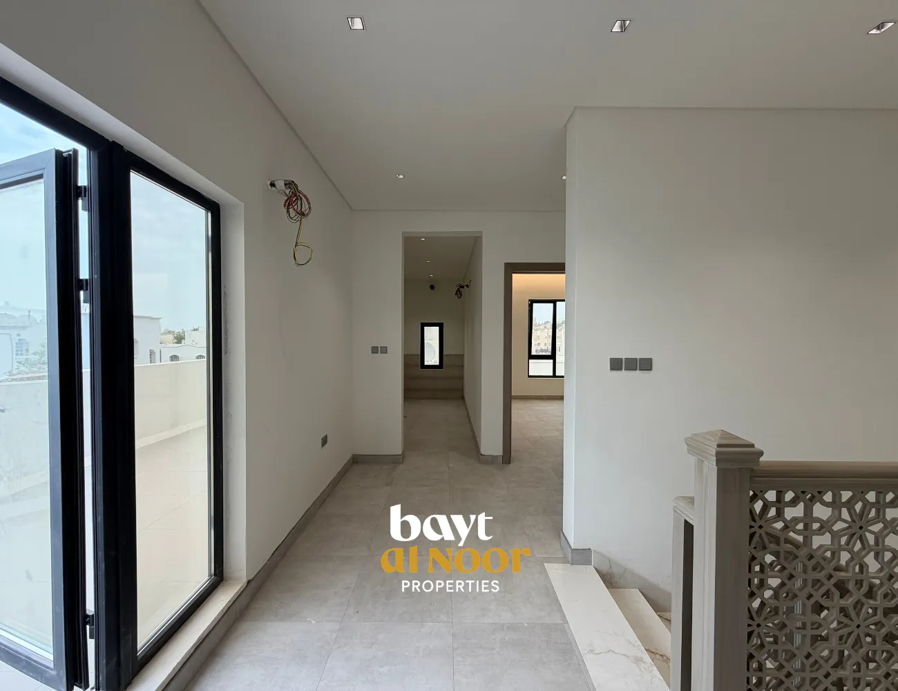 For Sale: Spacious 6-Bedroom Villa with Modern Layout & Shaded Parking | REF SS3053