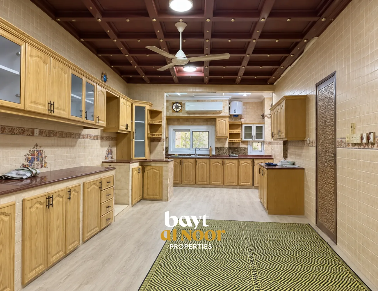 For Rent: Spacious 8+1 Bedroom Standalone Villa with Generous Parking in Maabilah | REF SS3081