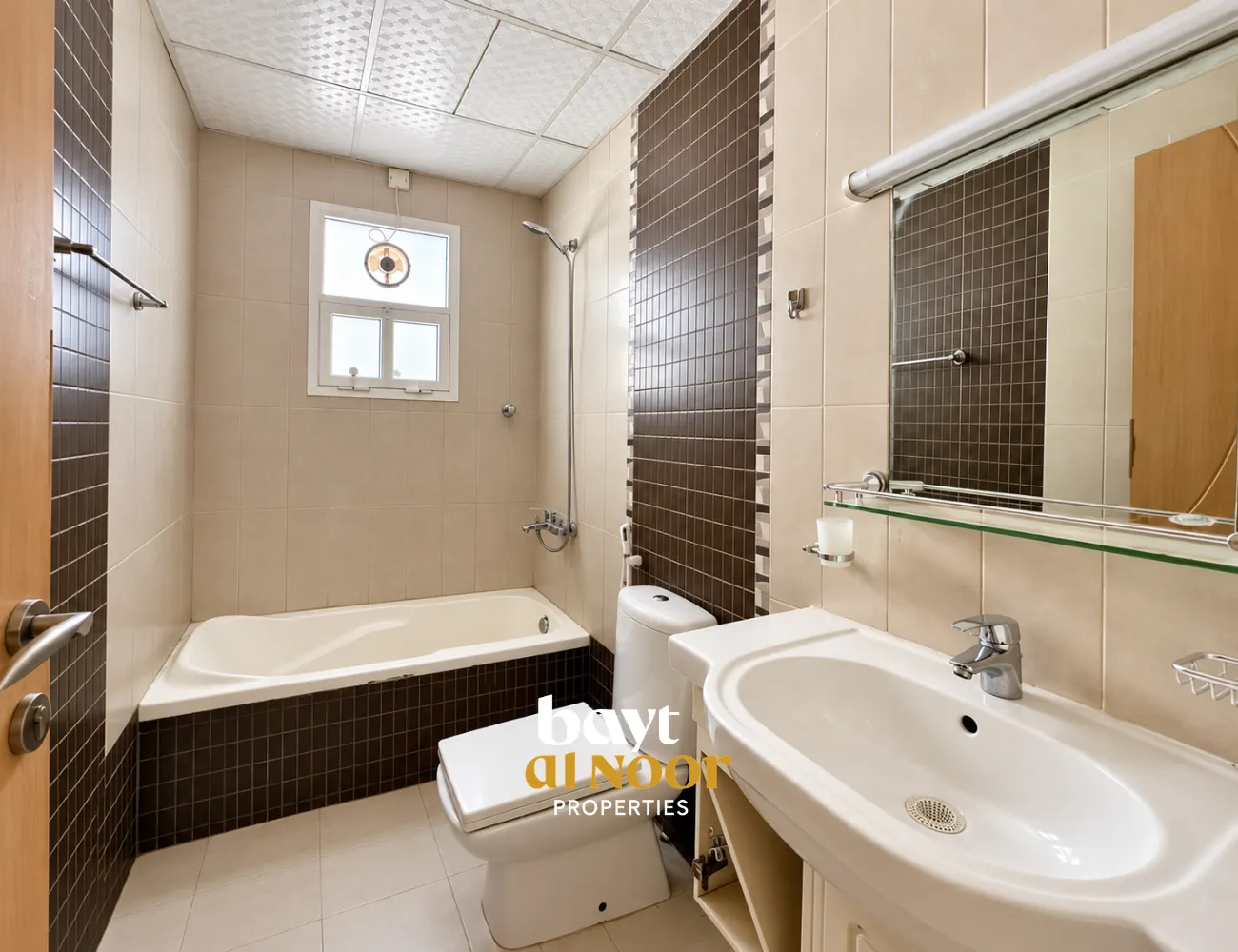 For Rent: Spacious 5-Bedroom Townhouse with Indoor & Outdoor Parking | REF SS3084