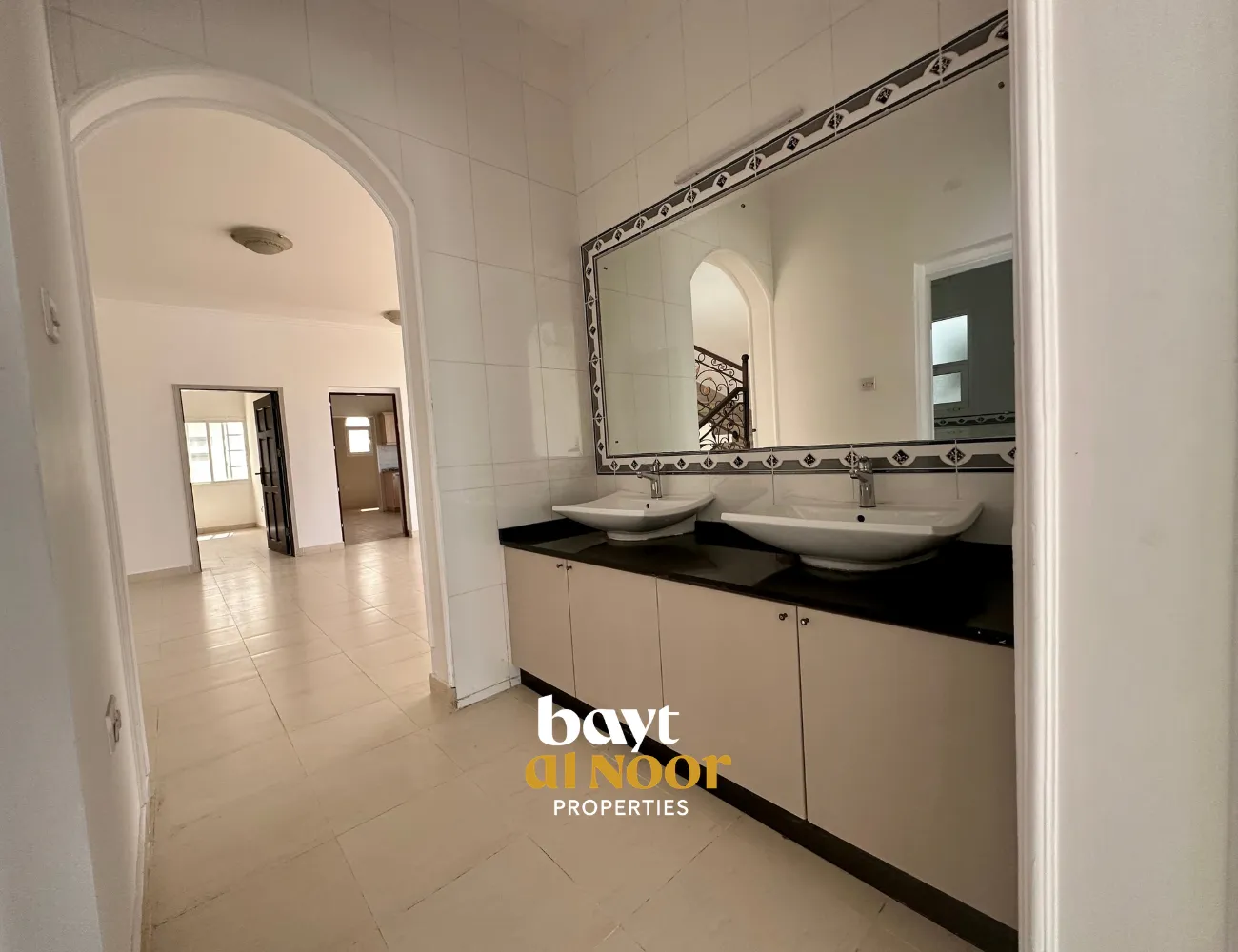 For Rent: Spacious 5-Bedroom Commercial Villa with Ample Parking | REF SS3085