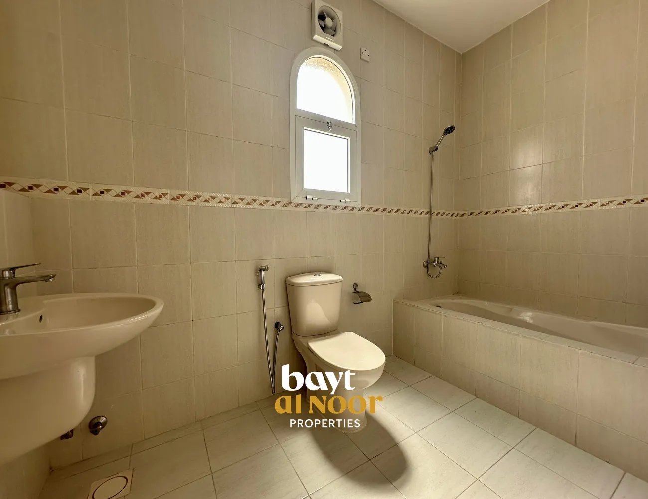 For Rent: Spacious 5-Bedroom Commercial Villa with Ample Parking | REF SS3085